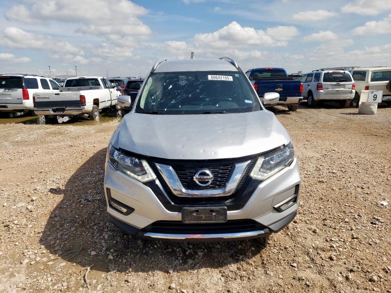  NISSAN ROGUE 2017 Серебристый