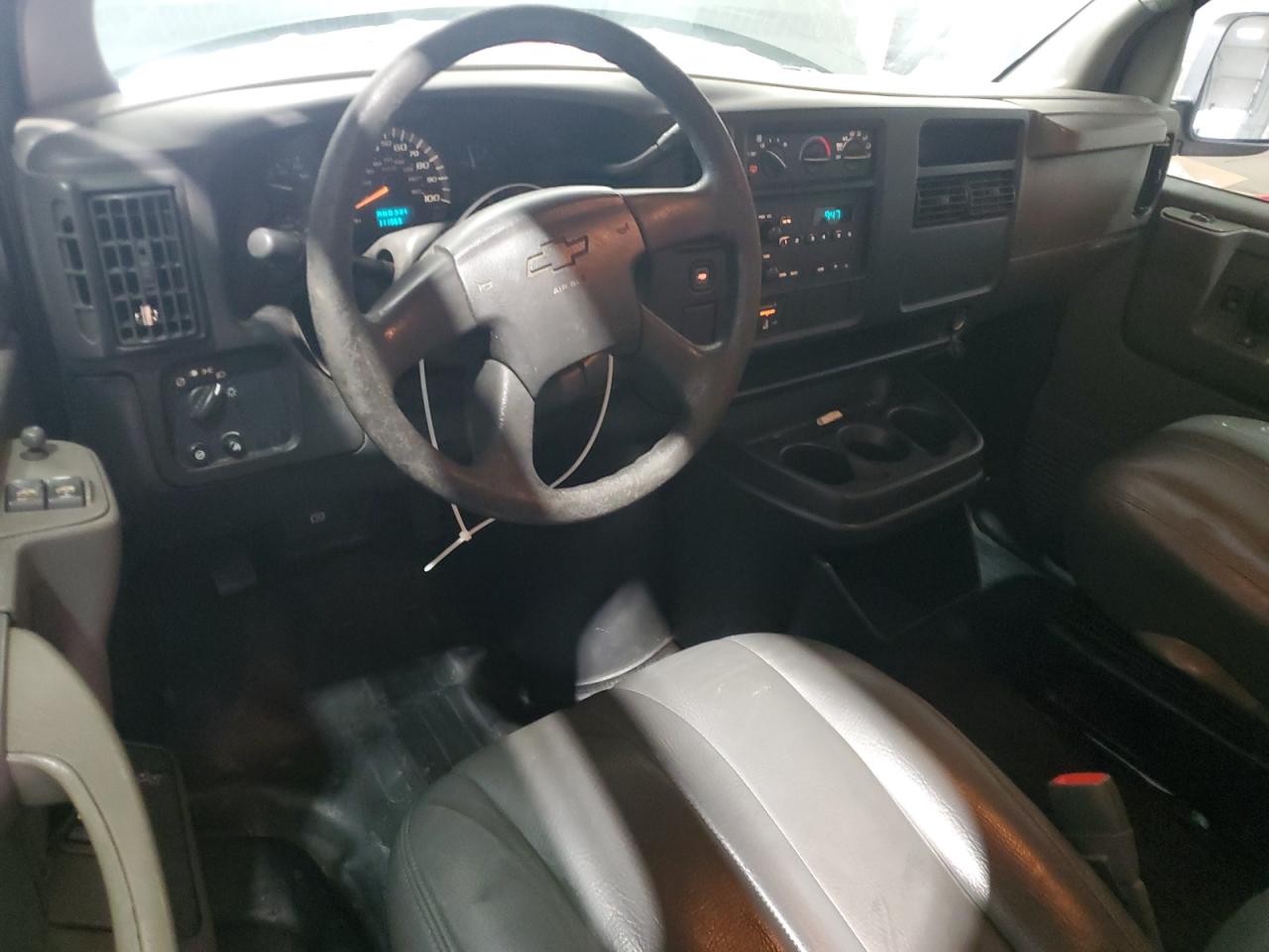 2005 Chevrolet Express G2500 VIN: 1GAGG25U851200586 Lot: 62779785