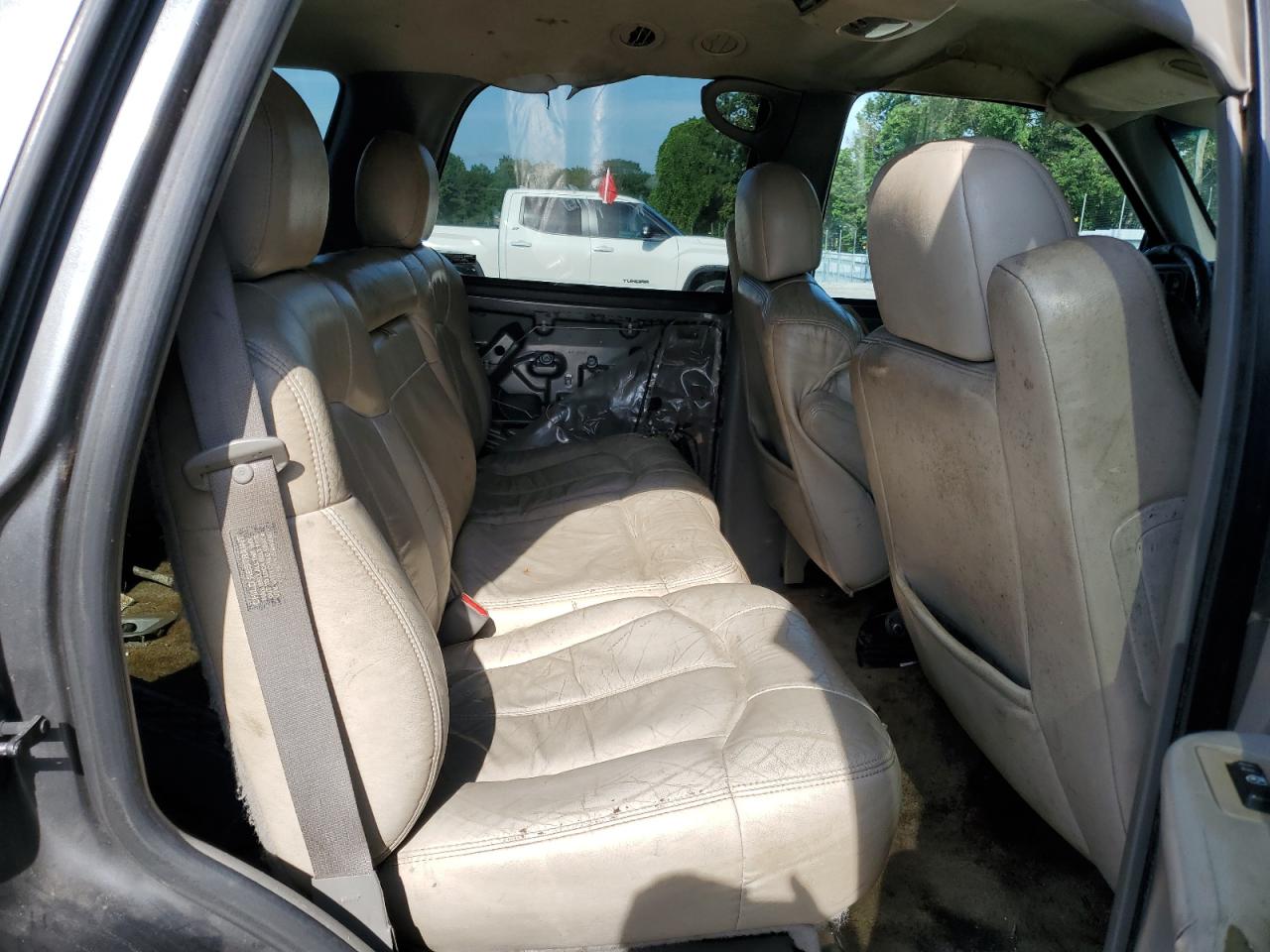 2000 Chevrolet Tahoe K1500 VIN: 1GNEK13T6YJ189276 Lot: 61835195