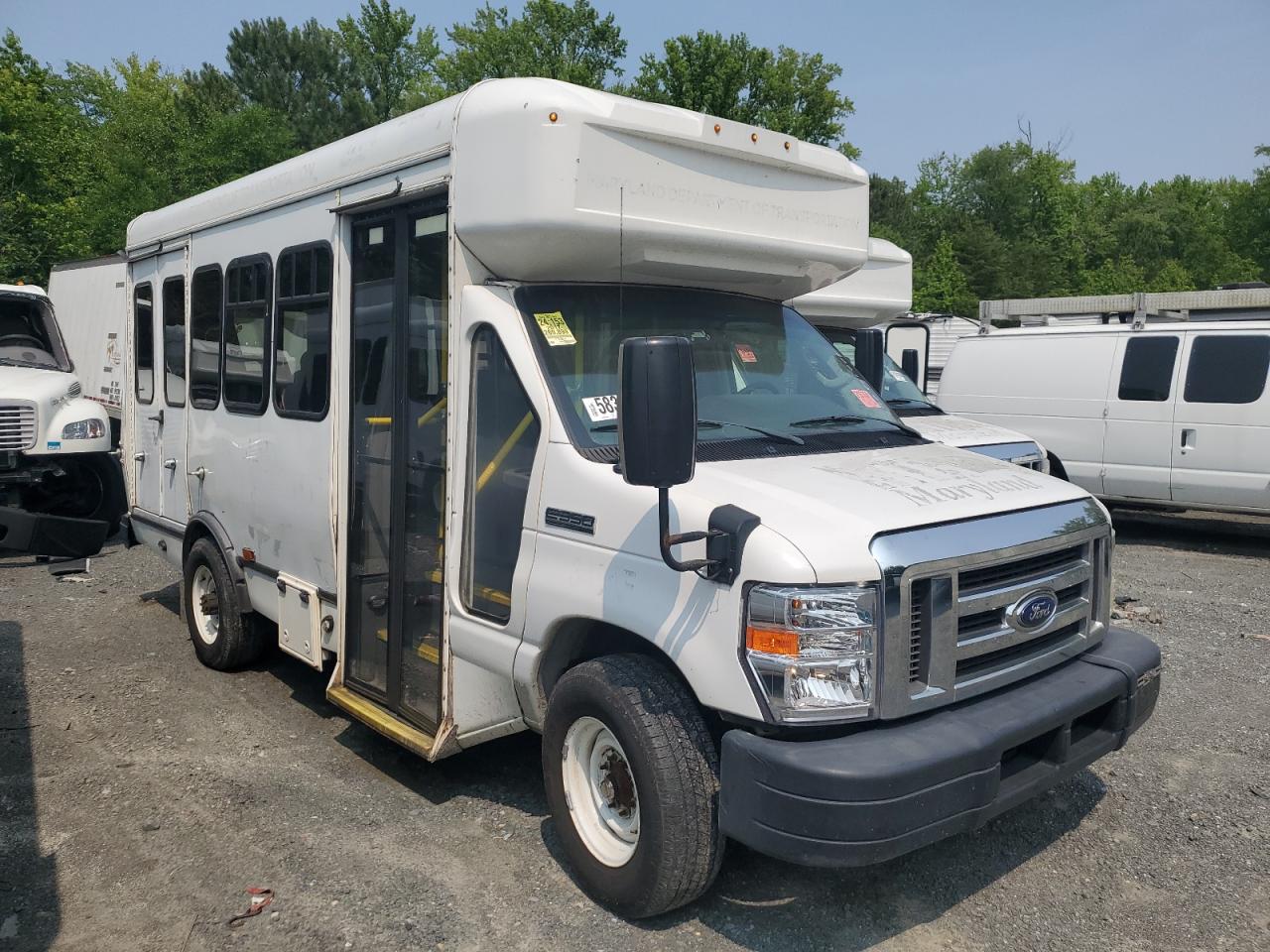 2017 Ford Econoline E350 Super Duty Cutaway Van for Sale in Waldorf, MD - Minor Dent/Scratches
