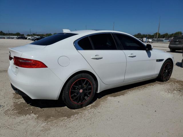 Sedans JAGUAR XE 2017 White
