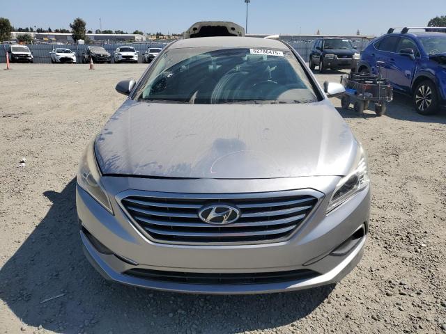 Sedans HYUNDAI SONATA 2016 Srebrny