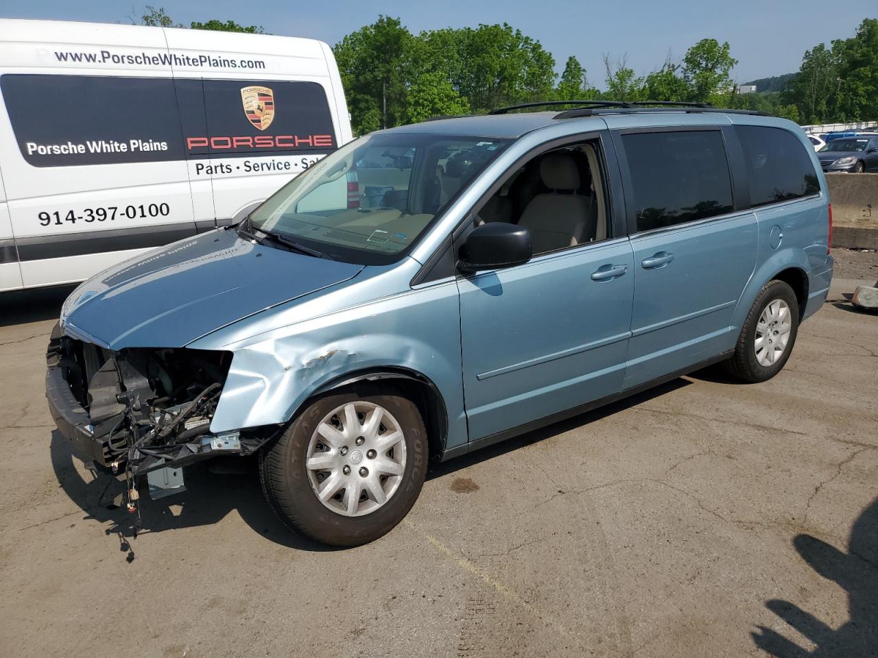 2009 Chrysler Town & Country Lx