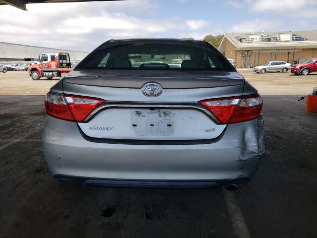  TOYOTA CAMRY 2015 Srebrny