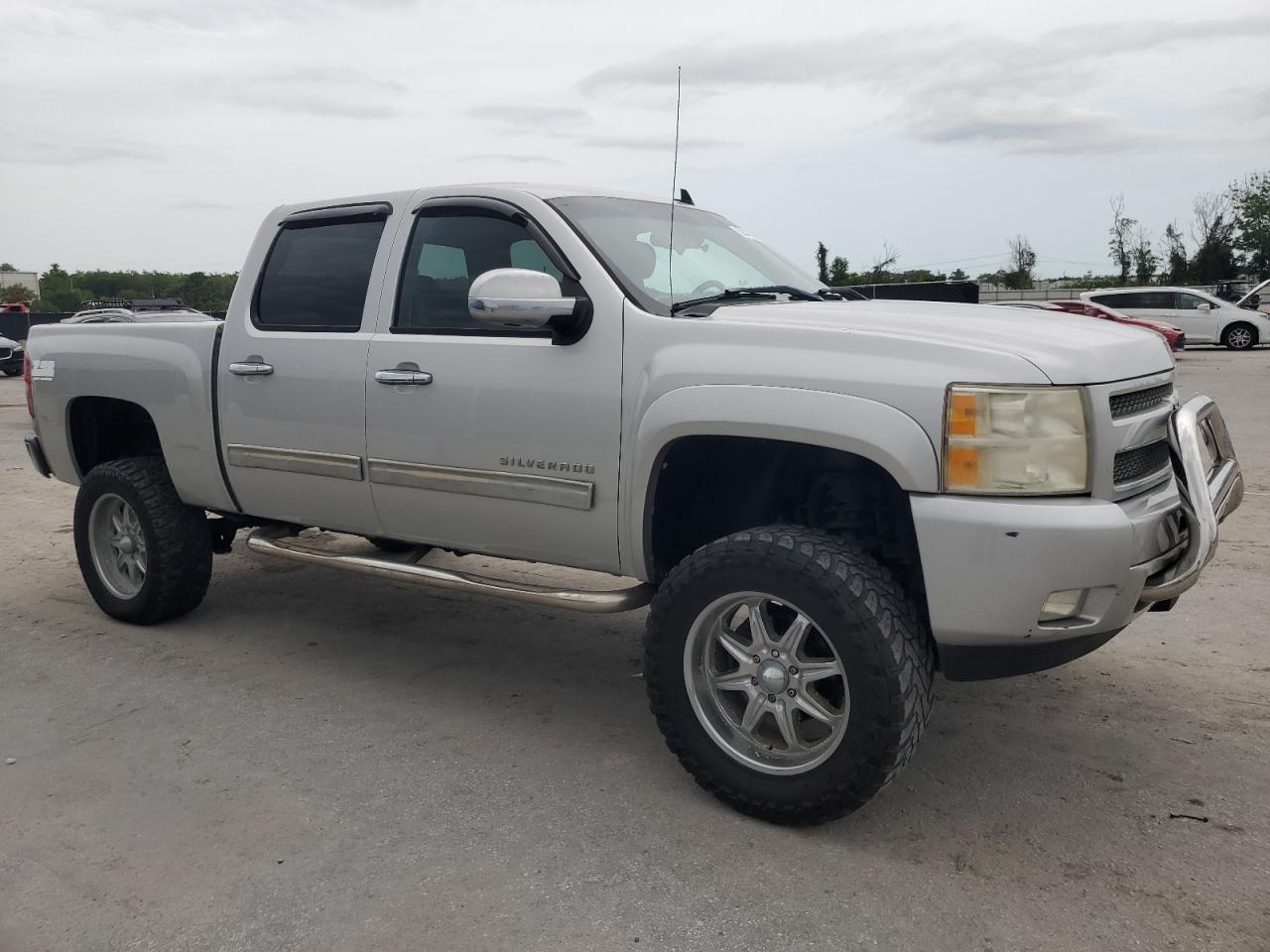 2010 Chevrolet Silverado - Image 4