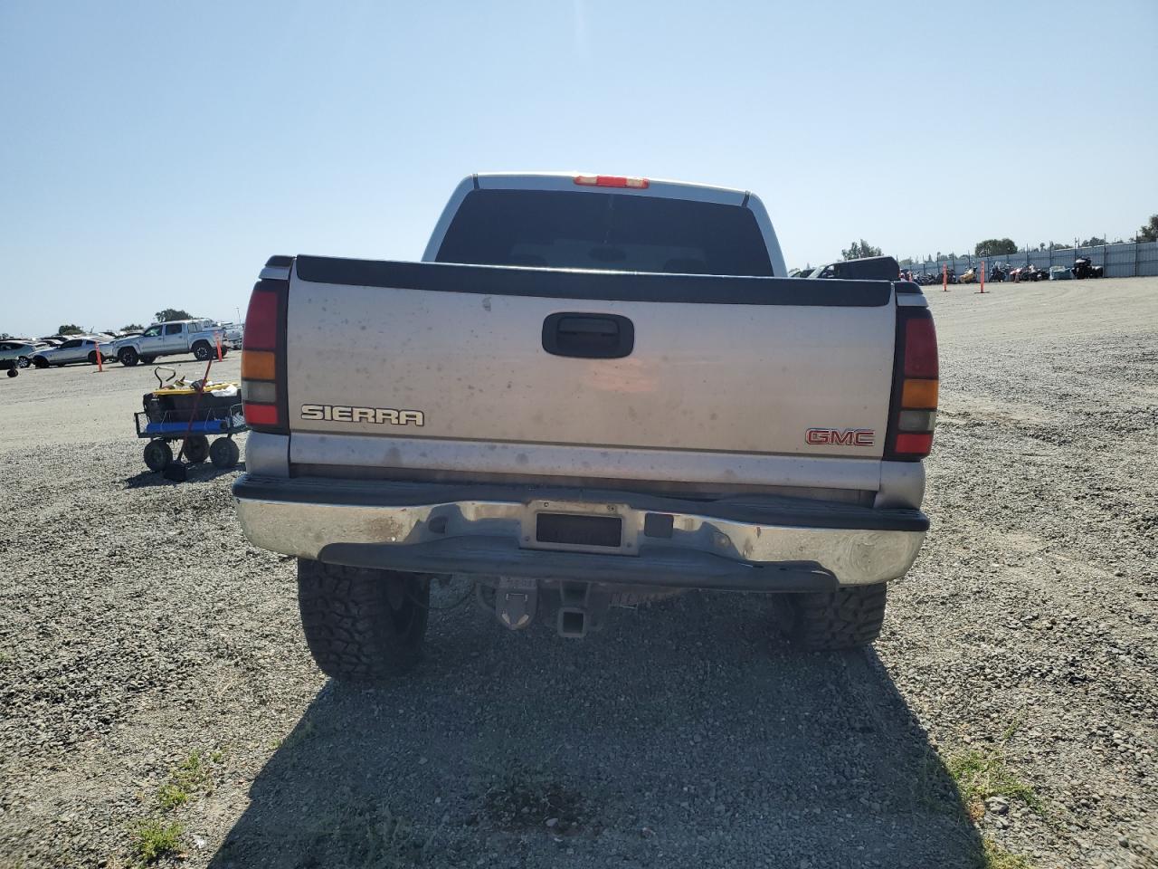 2004 GMC New Sierra K1500 VIN: 2GTEK13T341421040 Lot: 60494175