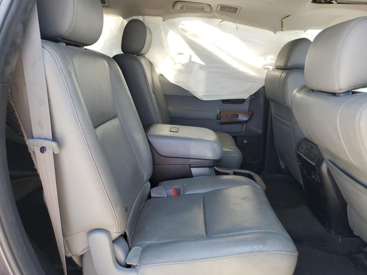 2017 Toyota Sequoia Platinum VIN: 5TDDW5G10HS148184 Lot: 61683515