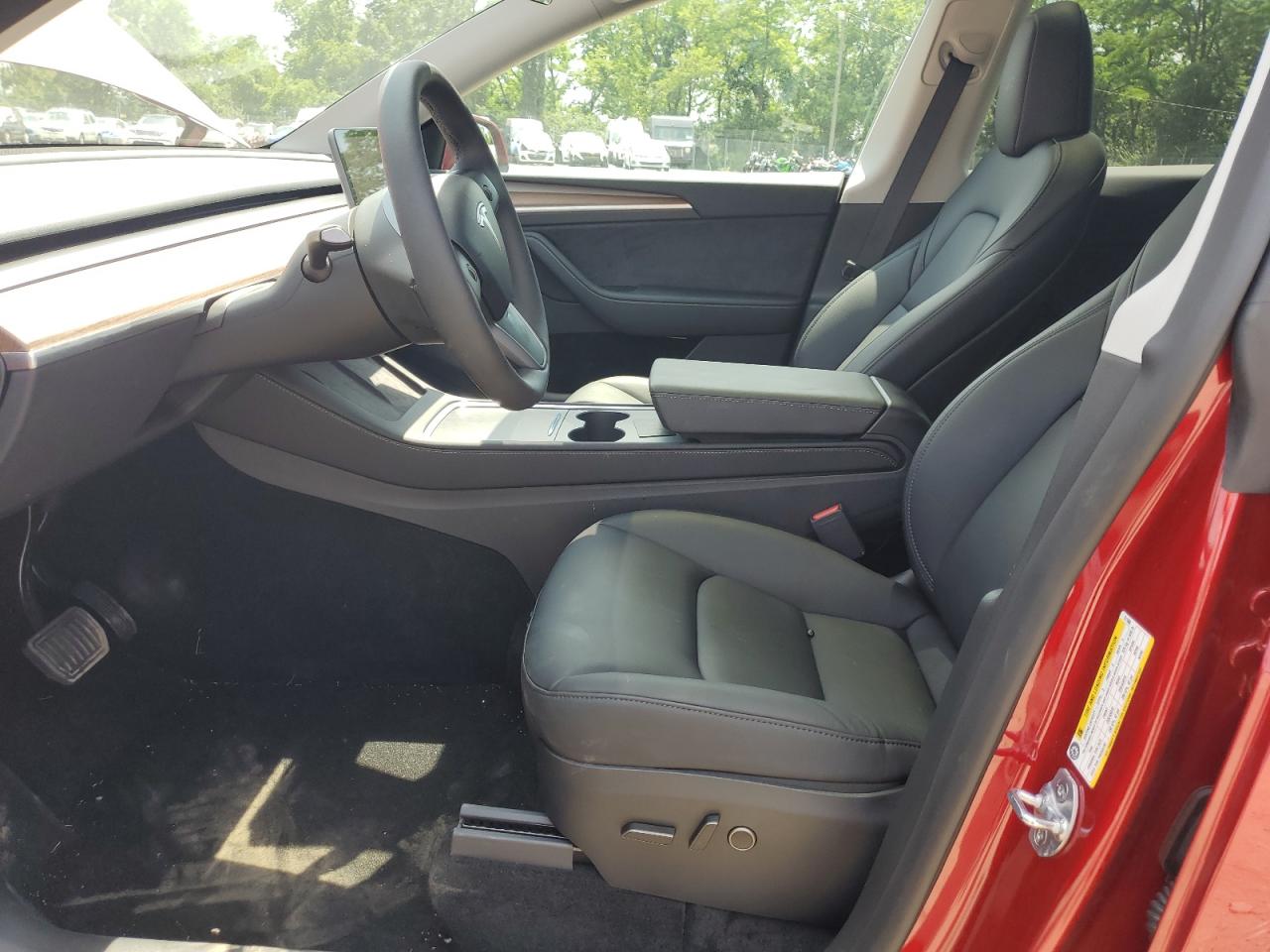 2024 Tesla Model Y VIN: 7SAYGDED6RF211660 Lot: 62097325