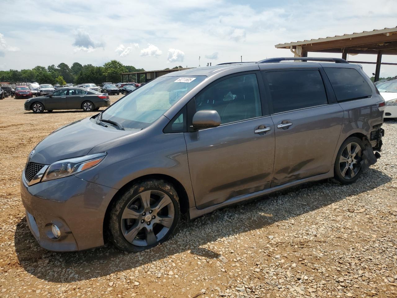 2016 Toyota Sienna Se for Sale in Tanner, AL - Side