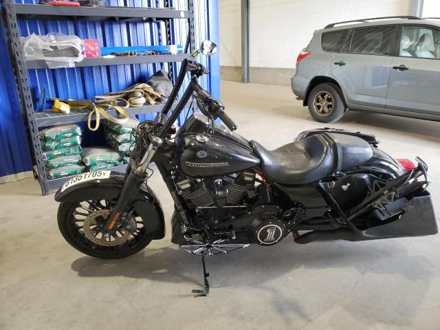  HARLEY-DAVIDSON FL 2017 Чорний