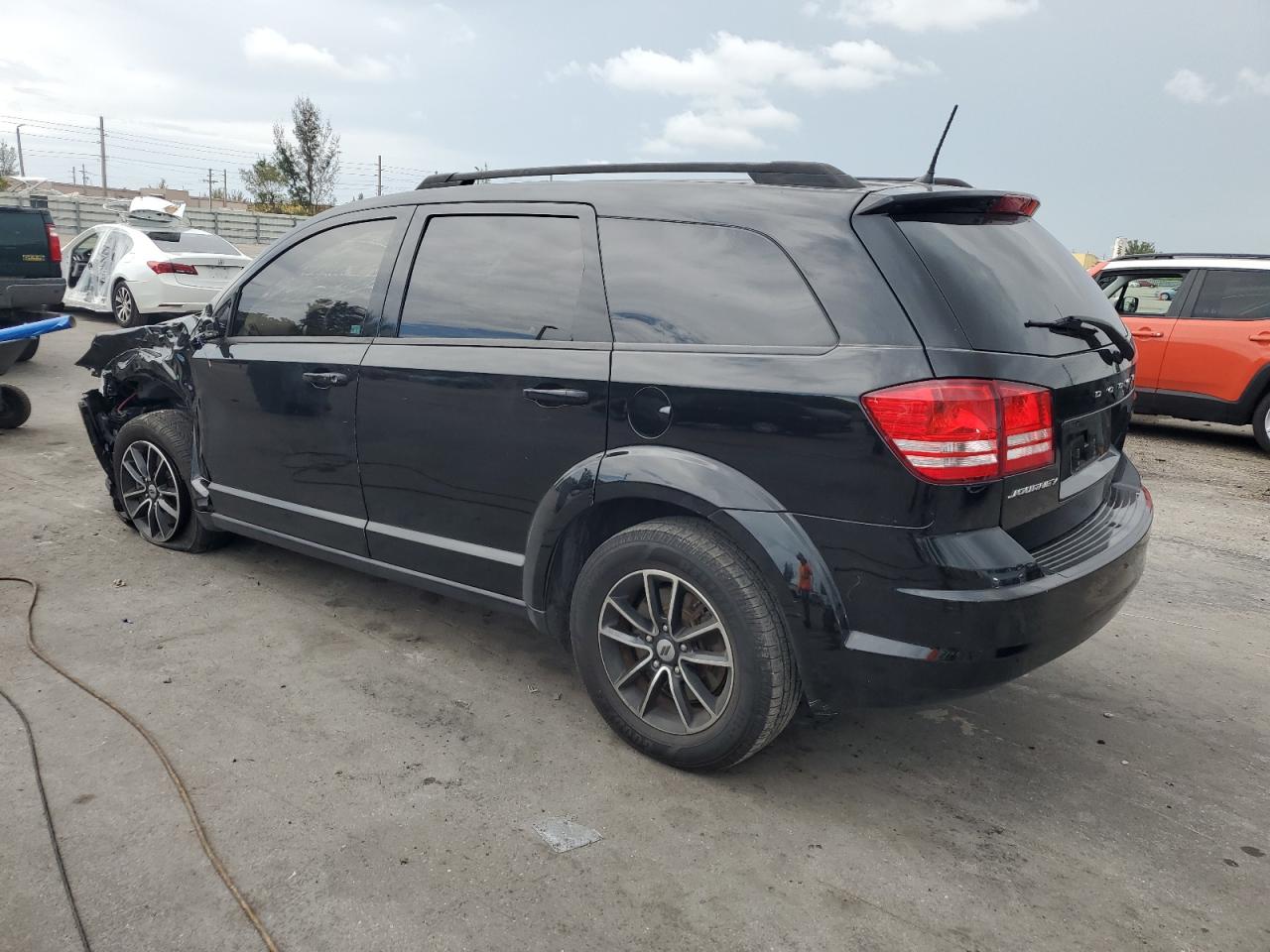 DODGE JOURNEY 2018 VIN 3C4PDCAB3JT507564 фото 2