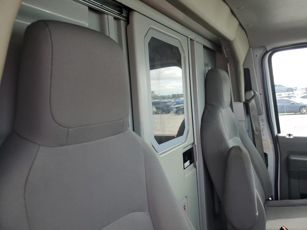 2019 Ford Econoline E350 Super Duty Cutaway Van VIN: 1FDWE3F65KDC01599 Lot: 61962225