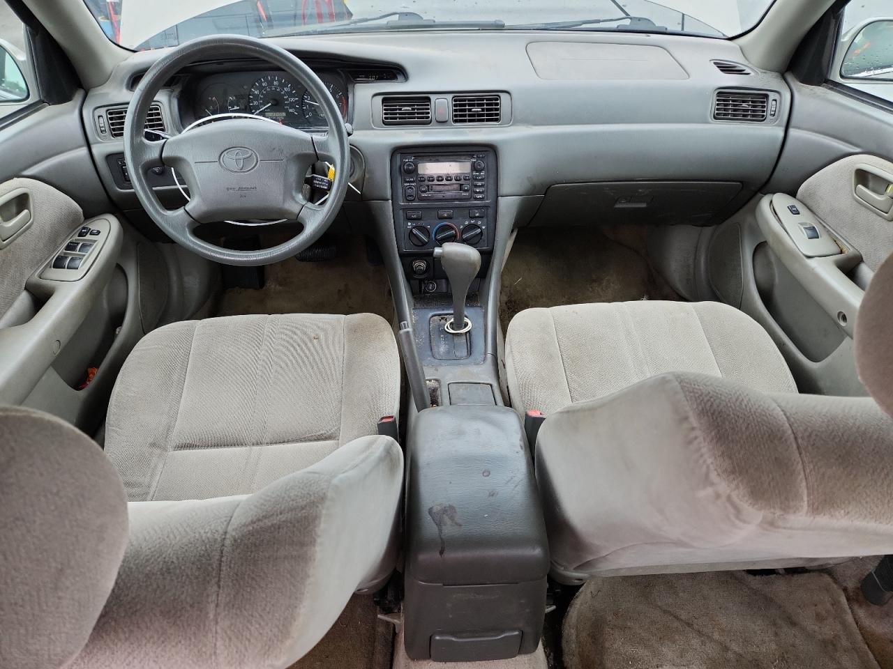 2000 Toyota Camry Ce VIN: 4T1BG22K2YU011676 Lot: 59351215