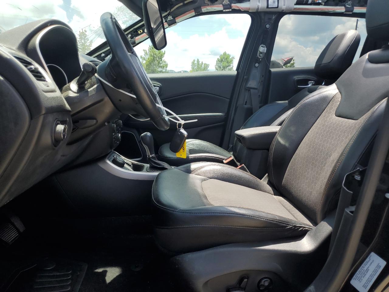 2018 Jeep Compass Latitude VIN: 3C4NJDBB2JT103210 Lot: 61544055