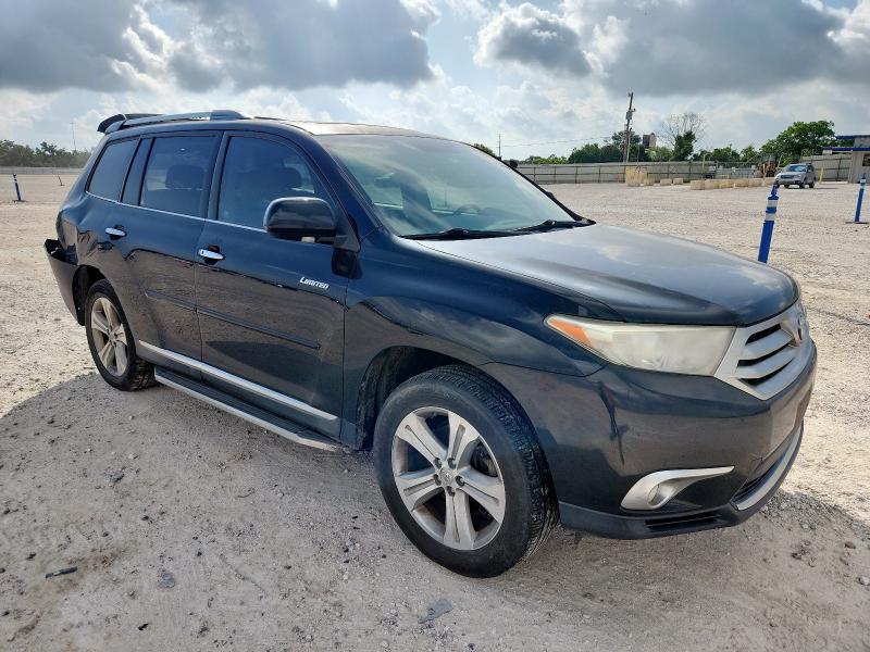 Parquets TOYOTA HIGHLANDER 2013 Czarny