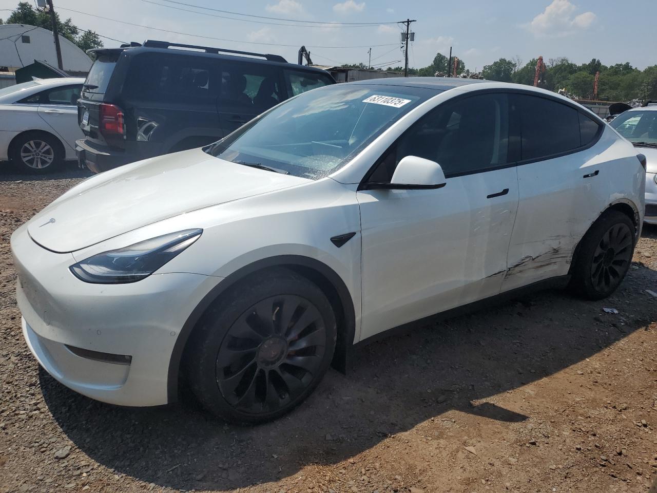 2022 Tesla Model Y VIN: 7SAYGDEF2NF540058 Lot: 63110375