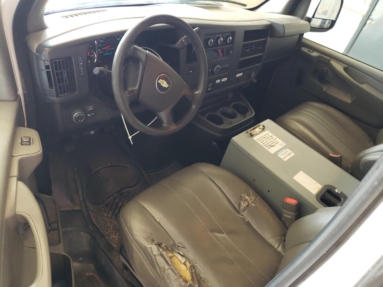 CHEVROLET EXPRESS 2013 VIN 1GCWGFCA2D1902887 zdjęcie 8