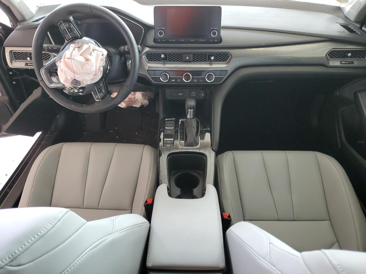 Фото: 19UDE4H28SA008653