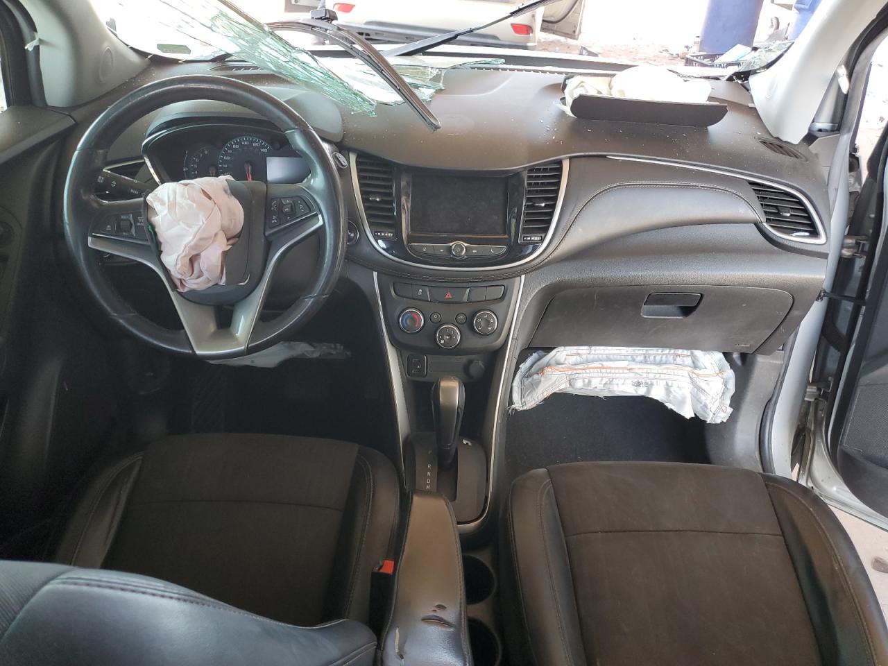 CHEVROLET TRAX 2019 VIN KL7CJLSB5KB962275 photo 8