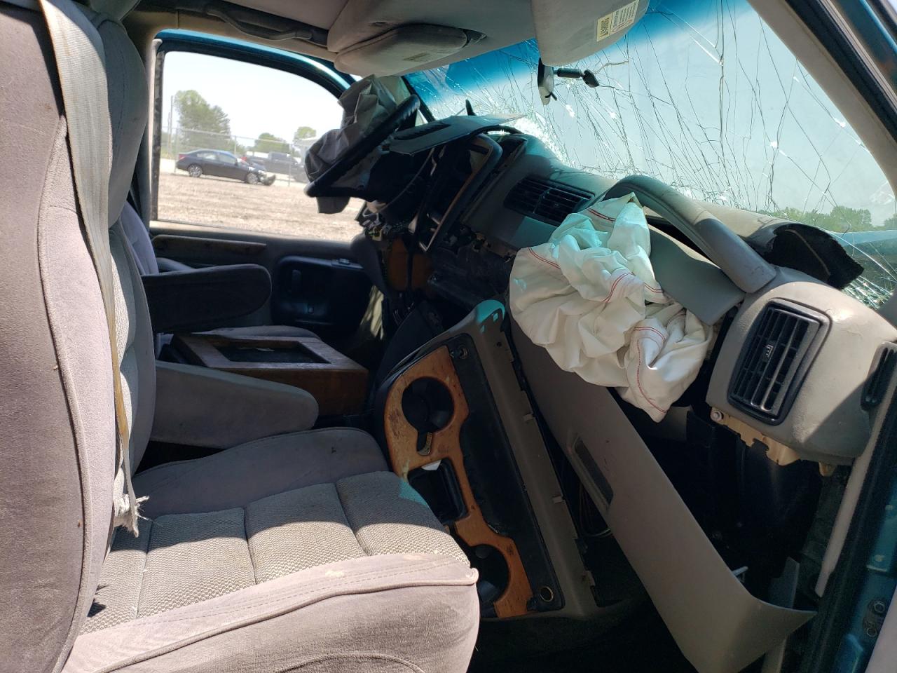 1998 Chevrolet Express G1500 VIN: 1GBFG15R7W1011202 Lot: 58247345