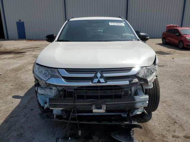  MITSUBISHI OUTLANDER 2018 Biały