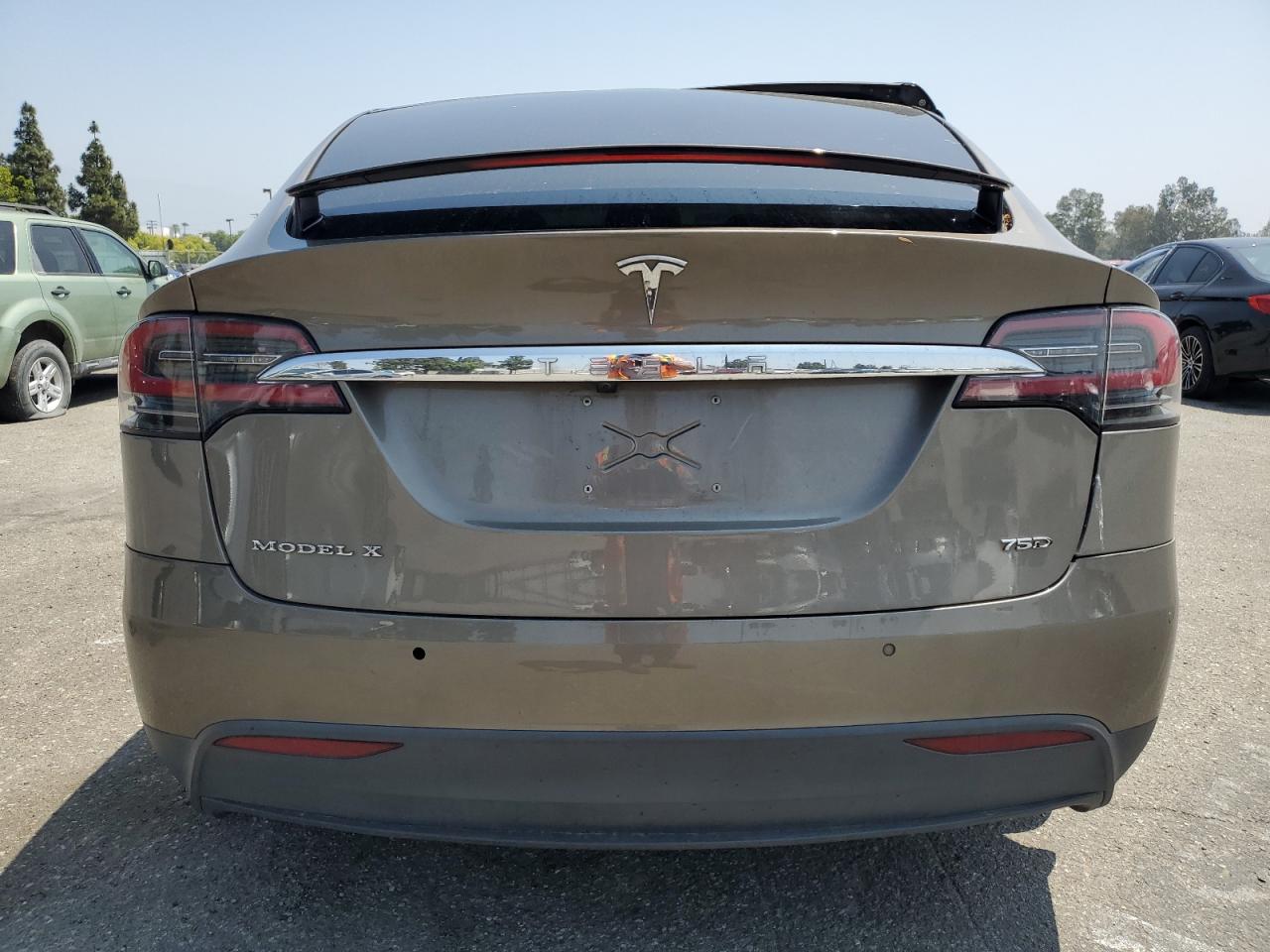 2016 Tesla Model X VIN: 5YJXCAE28GF010793 Lot: 60042185