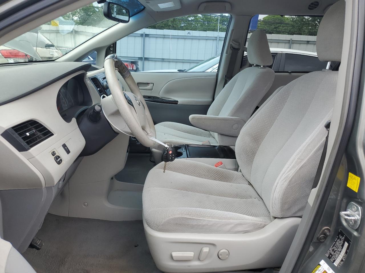 2011 Toyota Sienna Le VIN: 5TDKK3DC6BS077786 Lot: 62640645