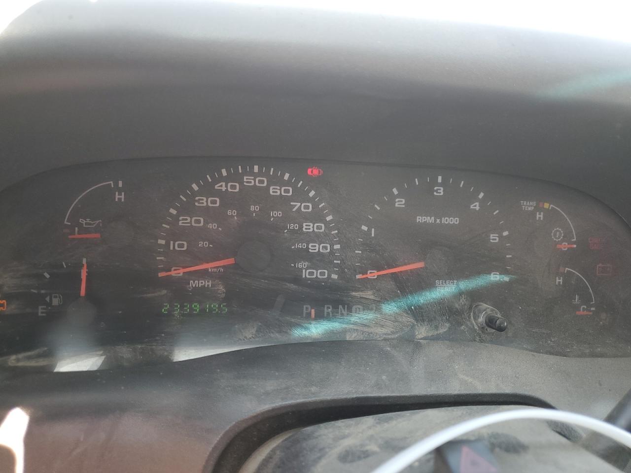 2003 Ford F450 Super Duty VIN: 1FDXX47S03EA35259 Lot: 58870235