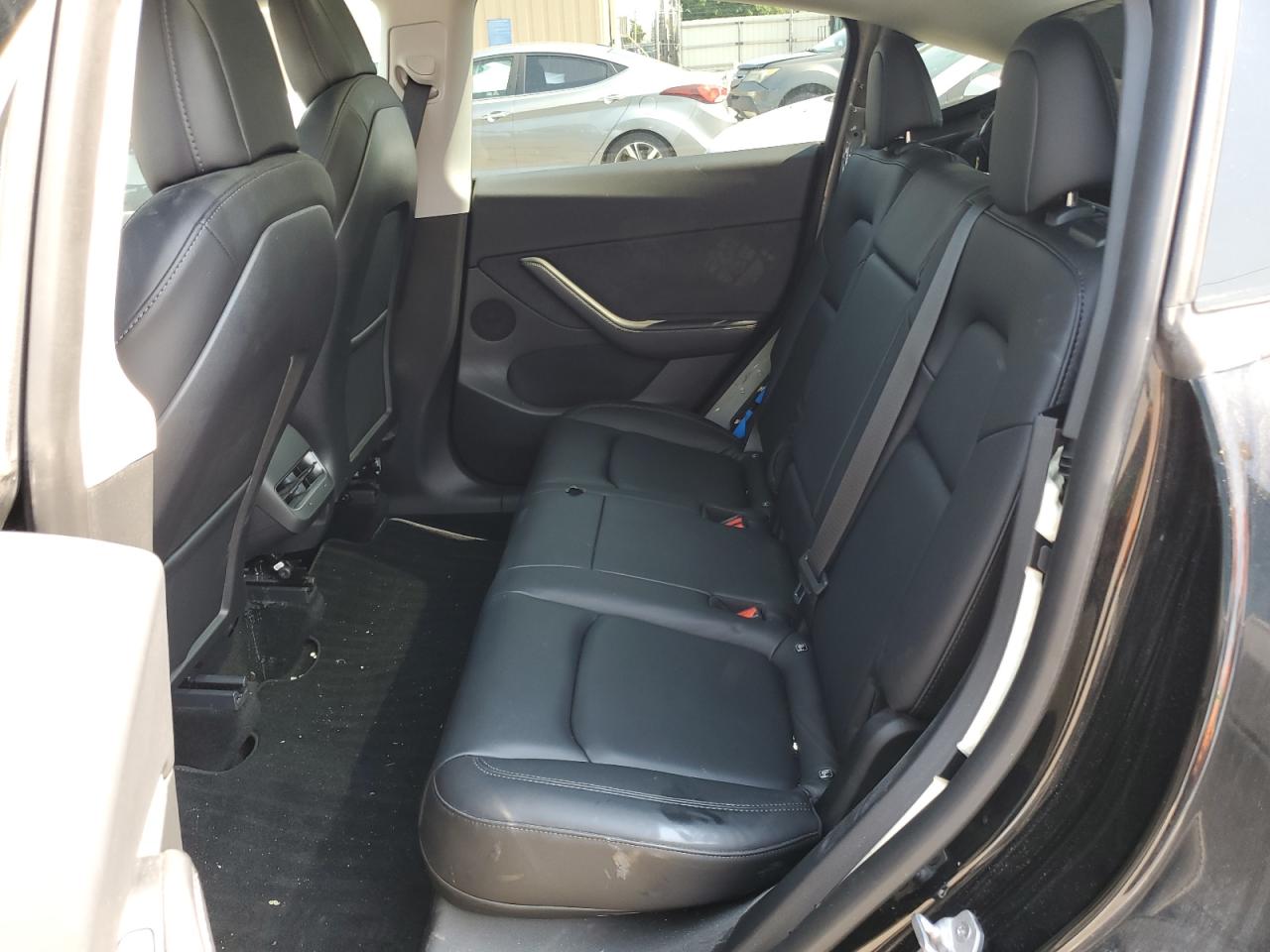 2022 Tesla Model Y VIN: 7SAYGDEE2NF323553 Lot: 58195145