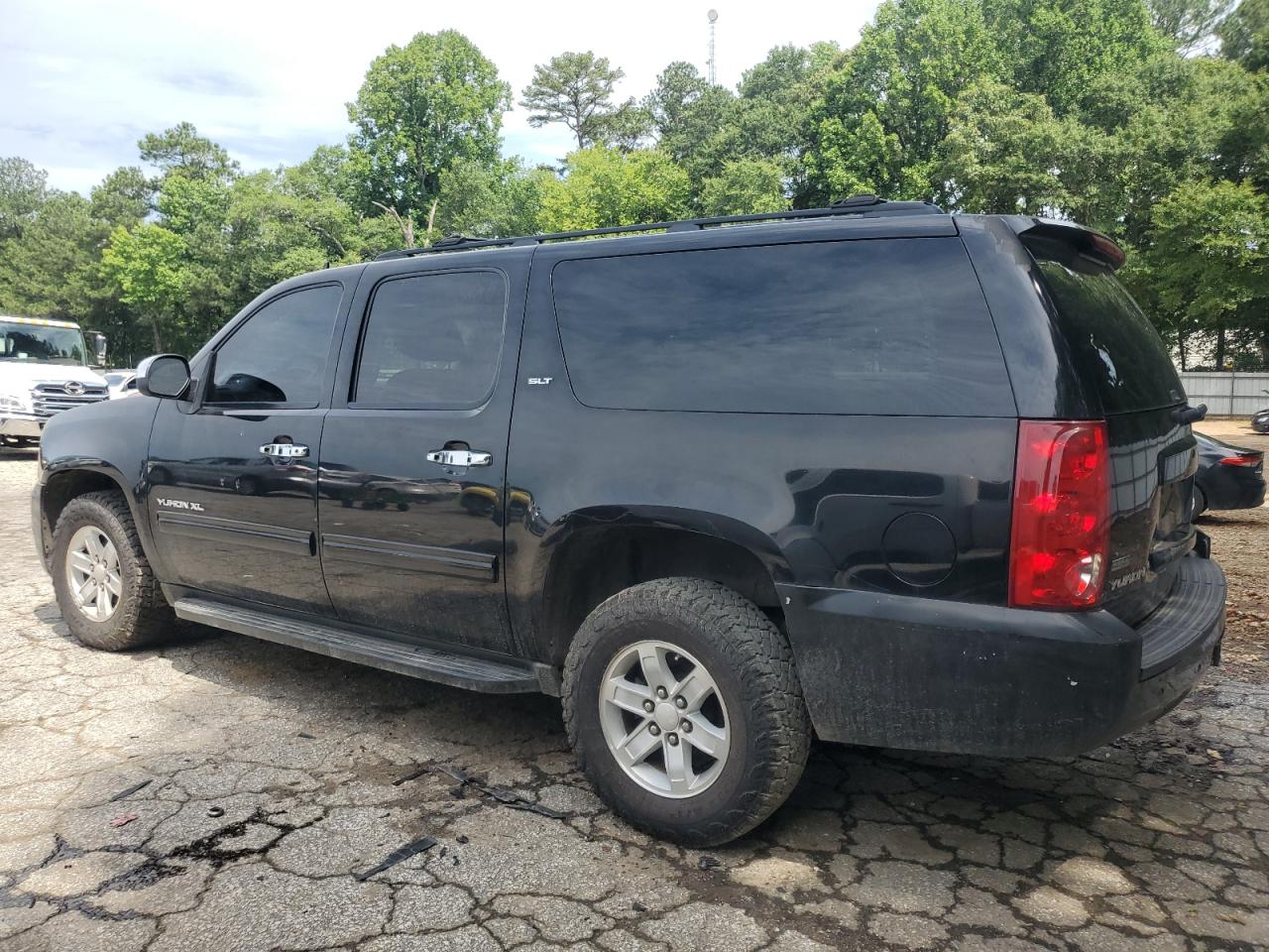 GMC YUKON 2011 VIN 1GKS2KE32BR400565 фото 2