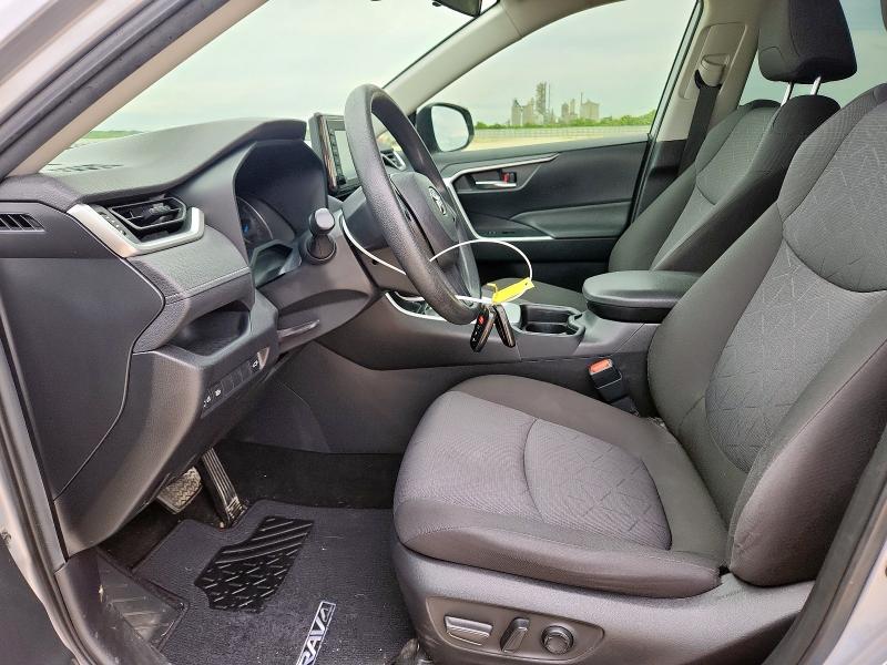  TOYOTA RAV4 2021 Srebrny