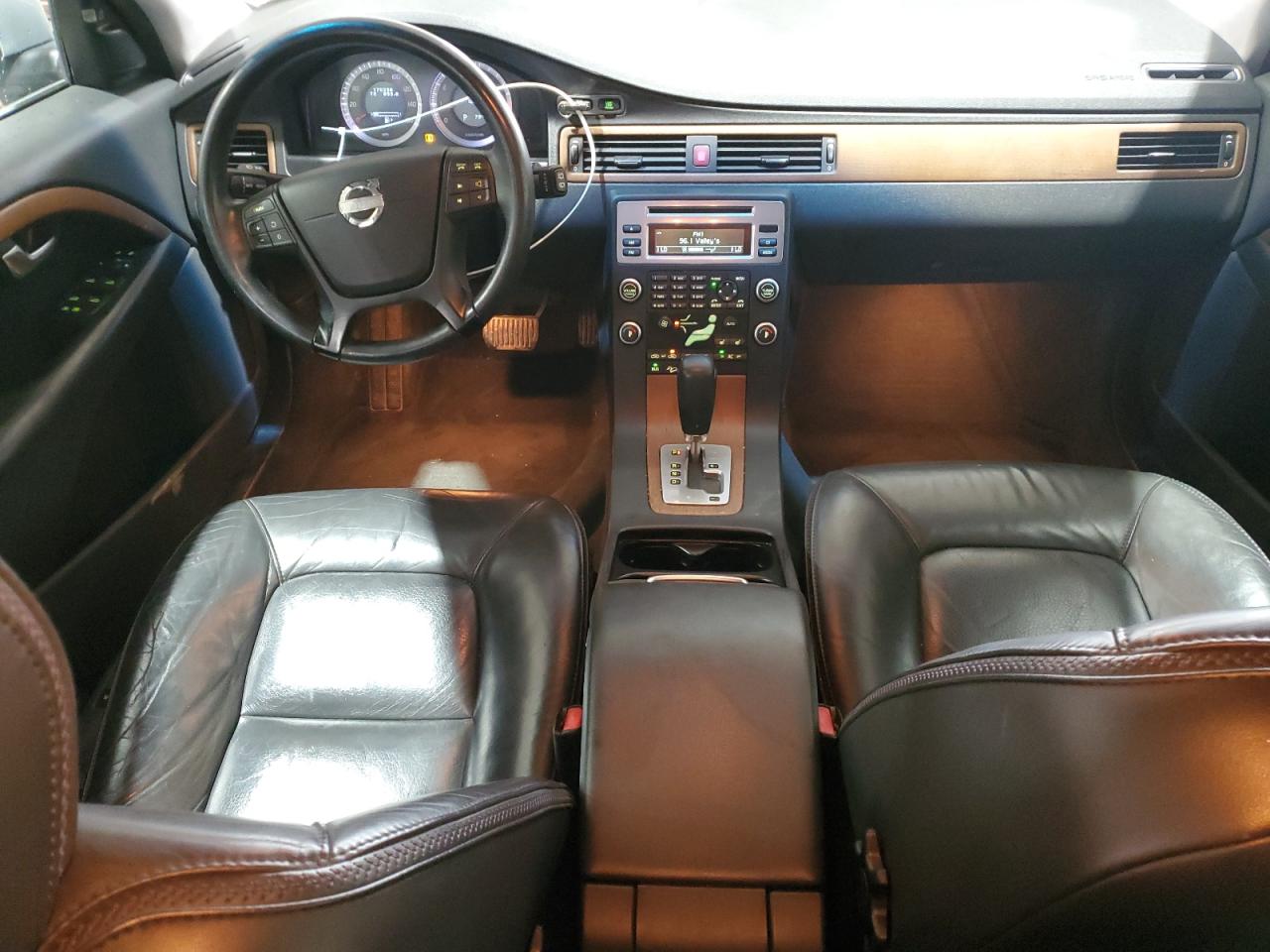 2010 Volvo Xc70 3.2 VIN: YV4960BZ1A1079740 Lot: 61943605