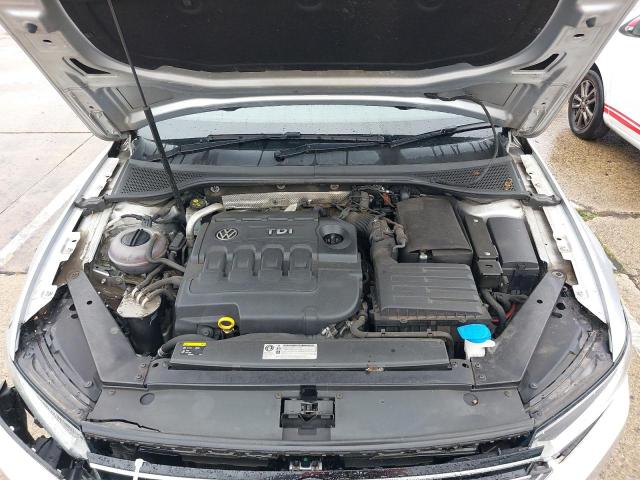 2016 VOLKSWAGEN PASSAT SE