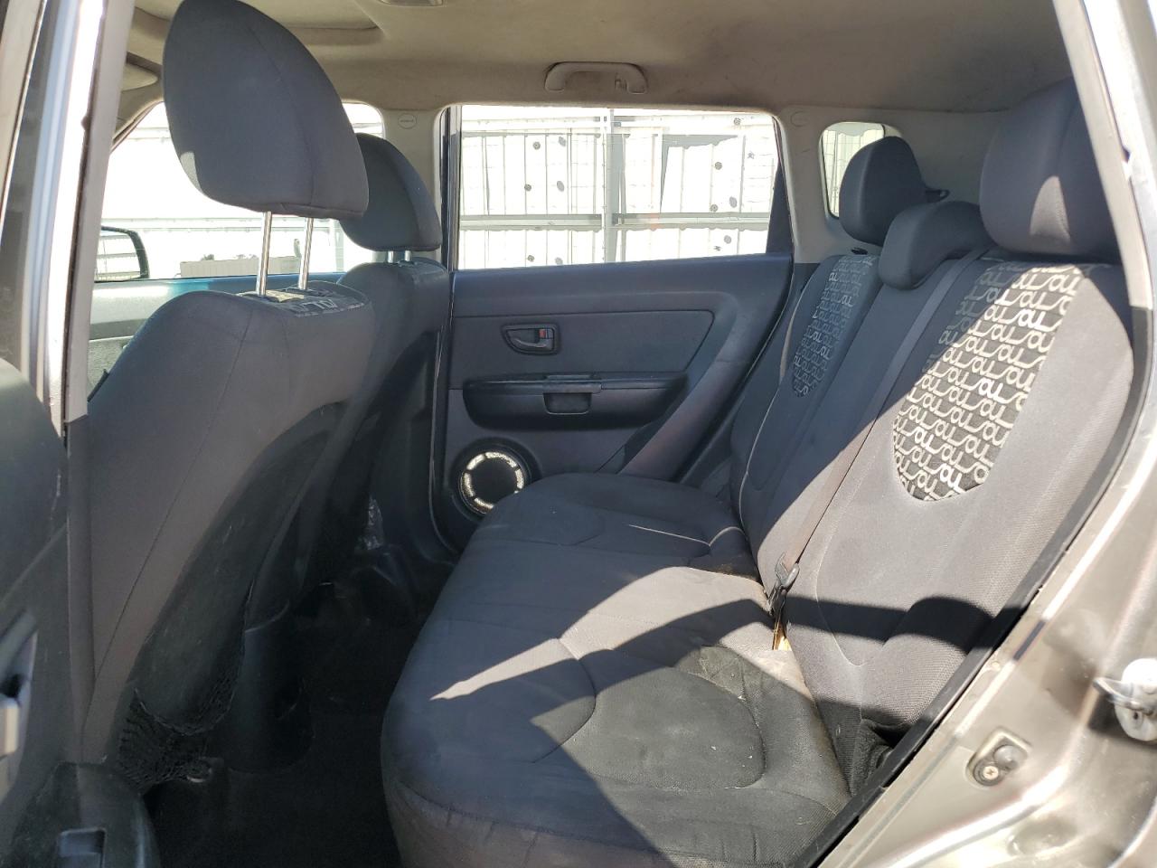 2011 Kia Soul + VIN: KNDJT2A23B7226177 Lot: 61825195