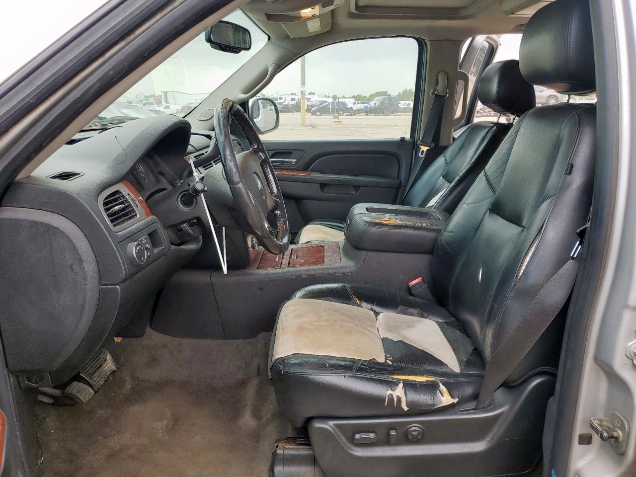 2010 Chevrolet Suburban C1500 Ltz VIN: 1GNUCKE03AR178776 Lot: 61622815