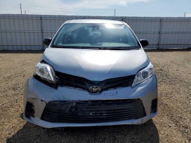  TOYOTA SIENNA 2018 Srebrny