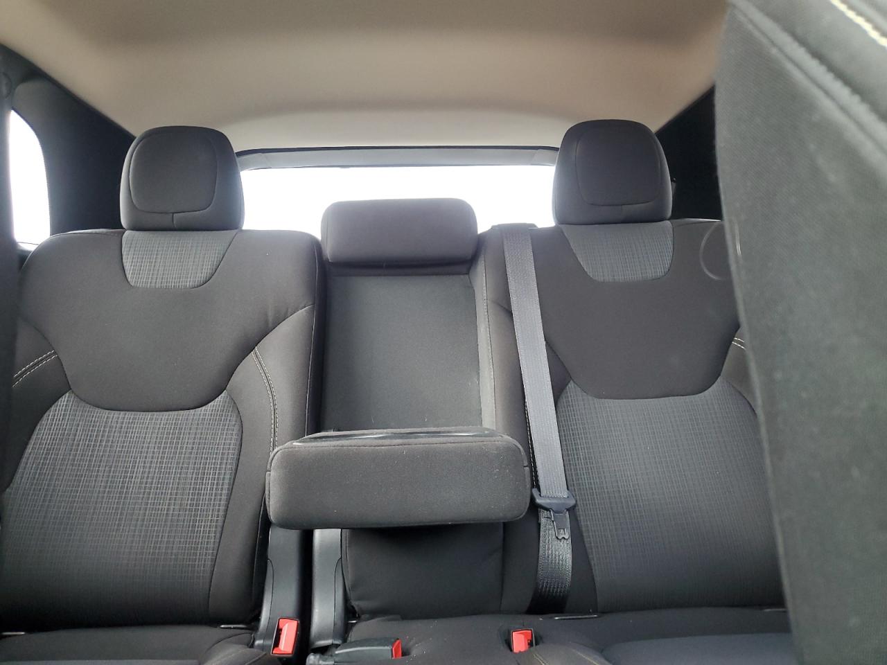 2015 Jeep Cherokee Latitude VIN: 1C4PJLCB7FW518509 Lot: 59560415