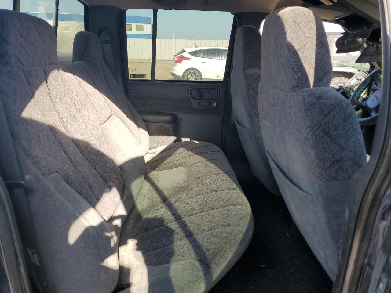 2002 GMC Sonoma VIN: 1GTDT13W22K236171 Lot: 61249185