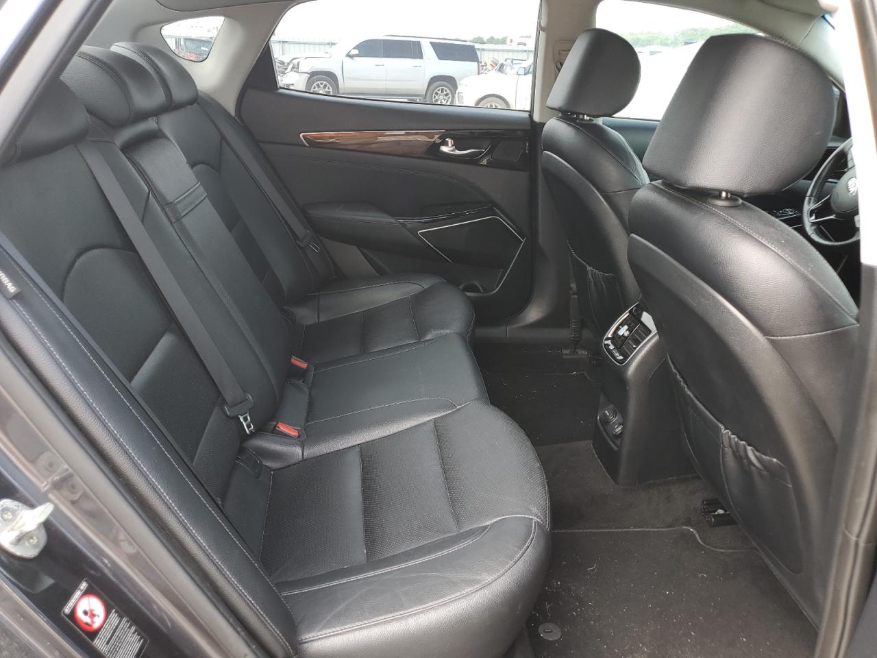 2018 Kia Cadenza Premium VIN: KNALB4J1XJ5127362 Lot: 60930155