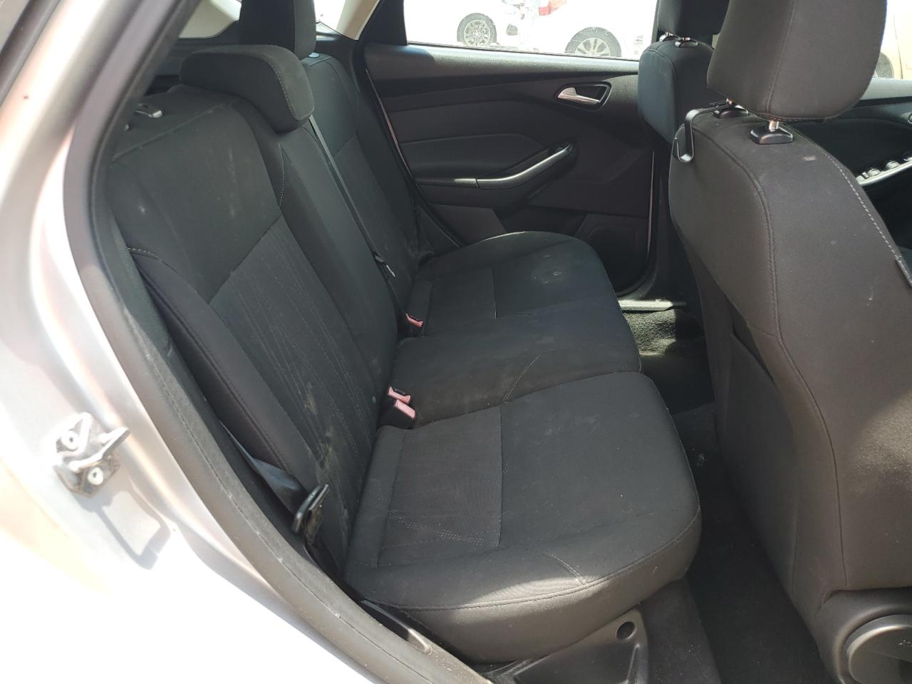 2016 Ford Focus Se VIN: 1FADP3K20GL213963 Lot: 62890395