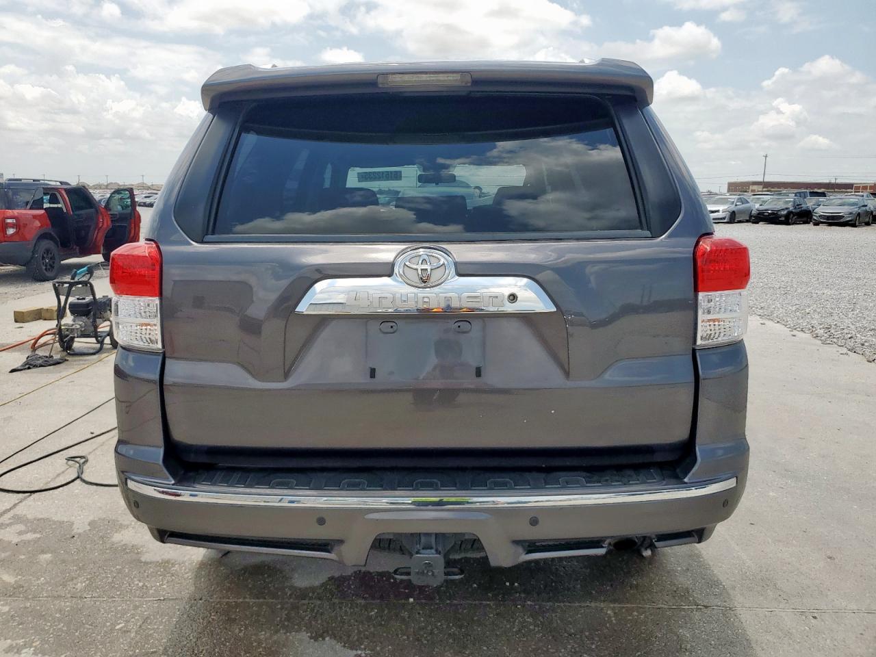 2010 Toyota 4Runner Sr5 VIN: JTEZU5JR0A5012560 Lot: 61612235