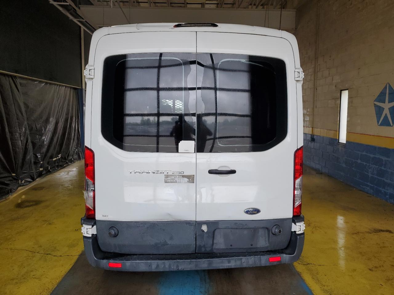 2016 Ford Transit T-250 VIN: 1FTYR2CM4GKA15490 Lot: 61352065