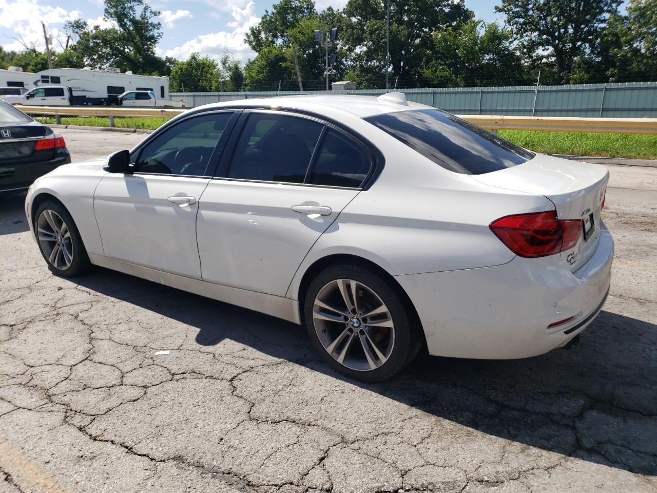 BMW 3 SERIES 2016 VIN WBA8E3G53GNT26716 фото 2