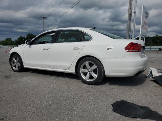 Sedans VOLKSWAGEN PASSAT 2015 White