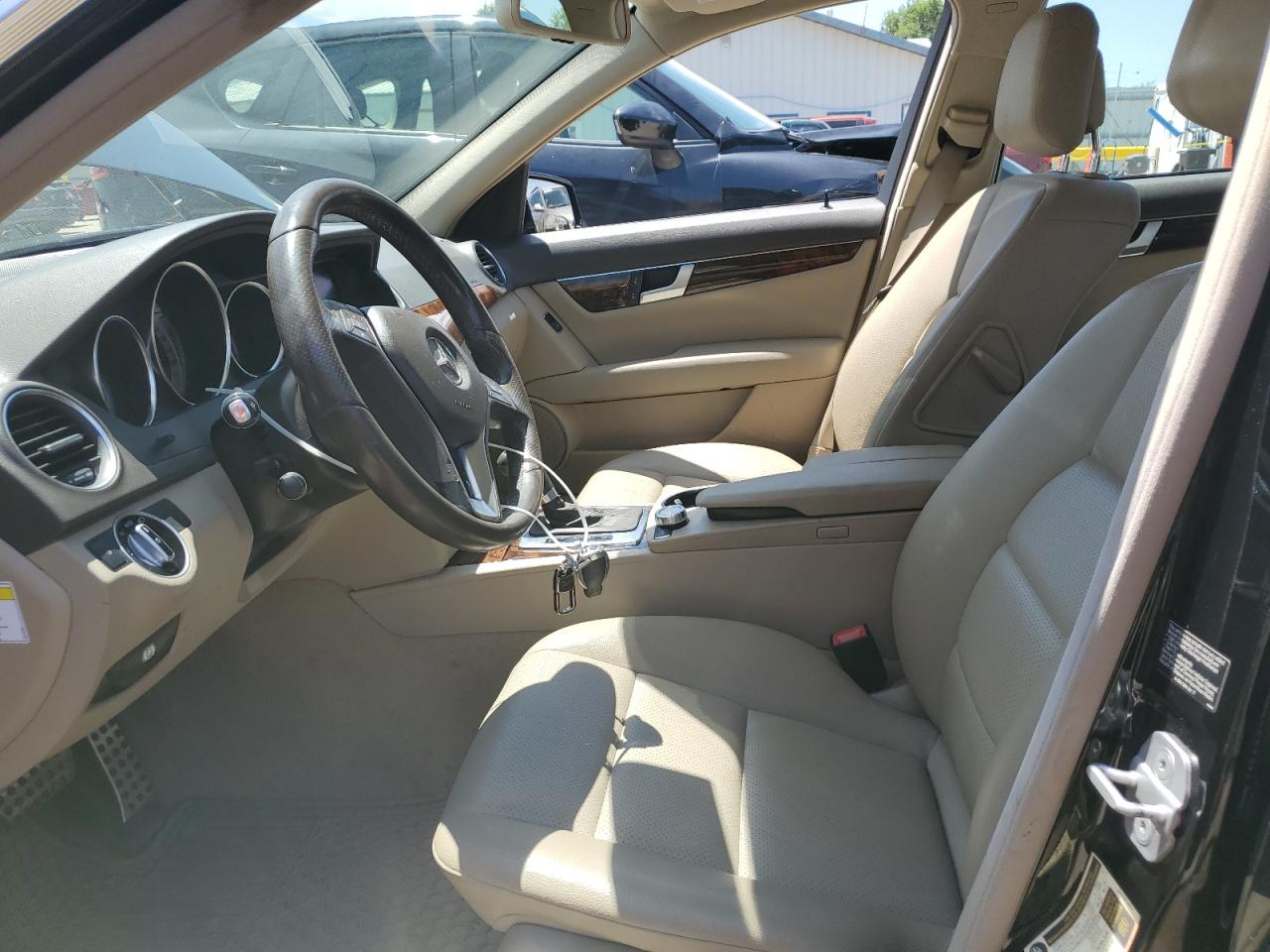 2013 Mercedes-Benz C 300 4Matic VIN: WDDGF8AB5DR245573 Lot: 62135345