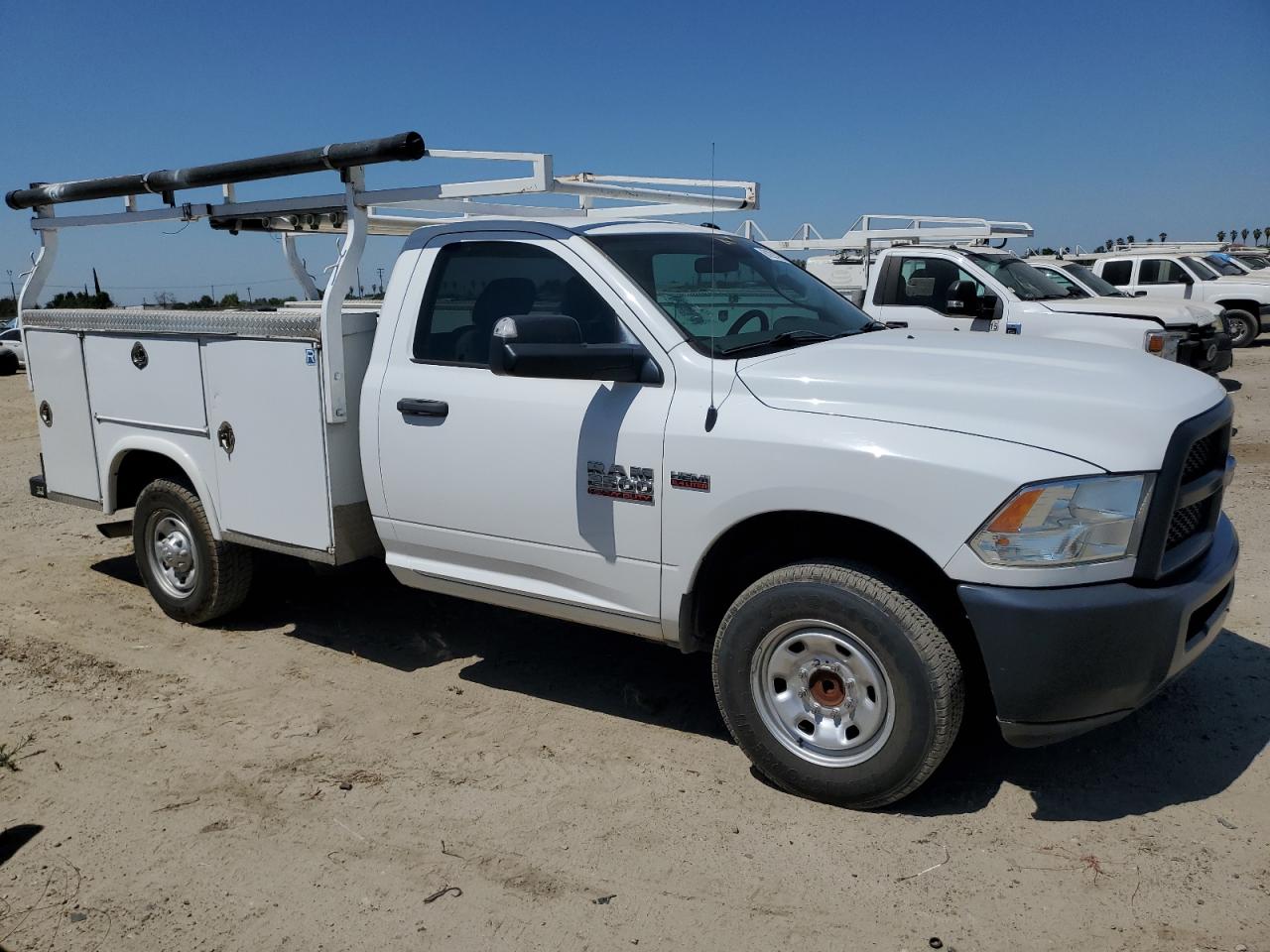 RAM All Models 2017 VIN 3C6MR4AJ4HG662555 photo 4