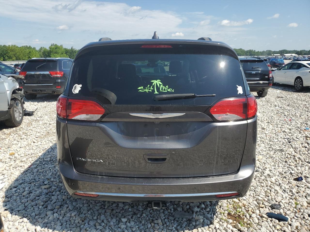 2017 Chrysler Pacifica Touring L VIN: 2C4RC1BG6HR670698 Lot: 62550185