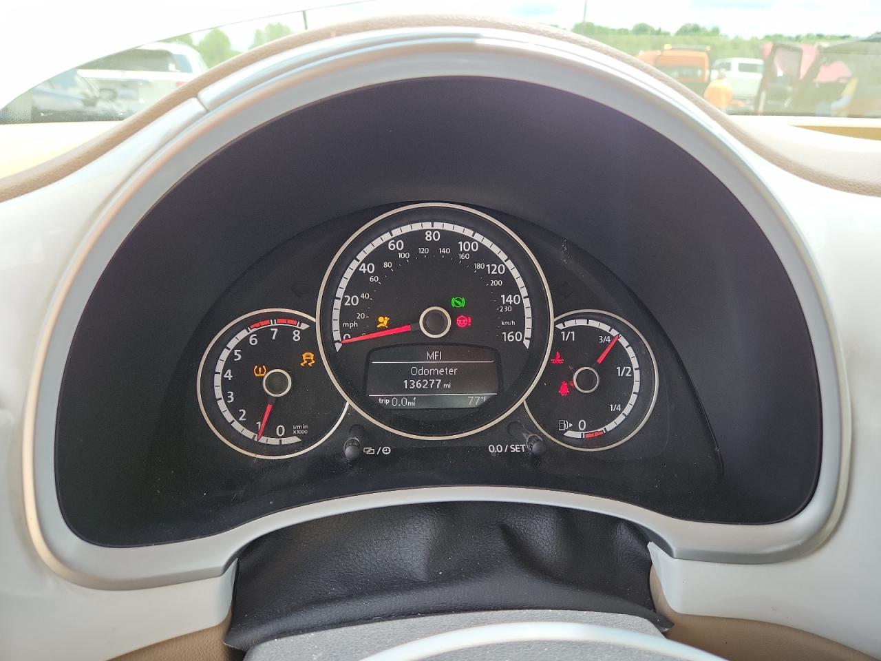 2015 Volkswagen Beetle 1.8T VIN: 3VWJ07AT8FM607983 Lot: 61761875