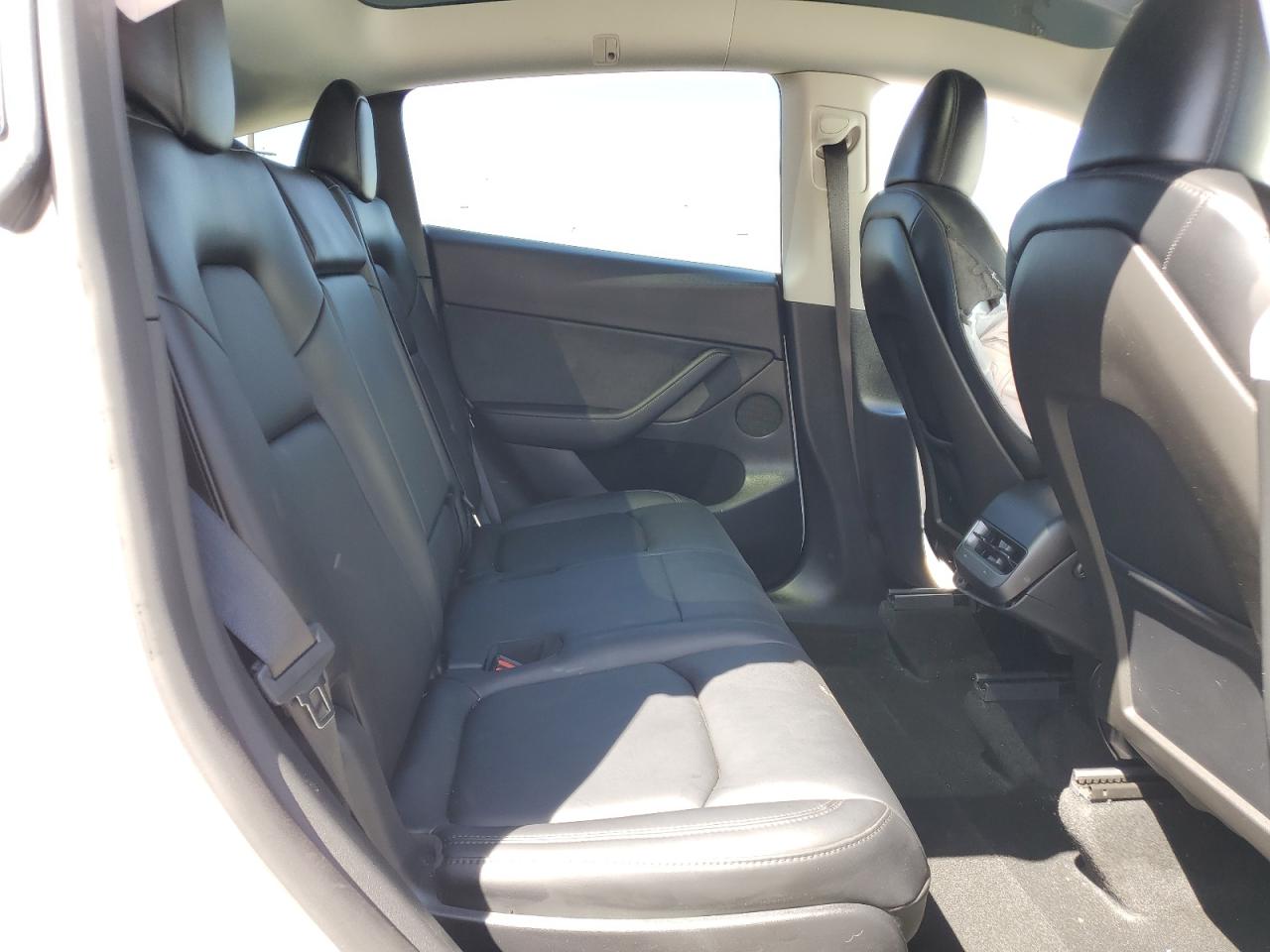 2024 Tesla Model Y VIN: 7SAYGAEE8RF108621 Lot: 61234435