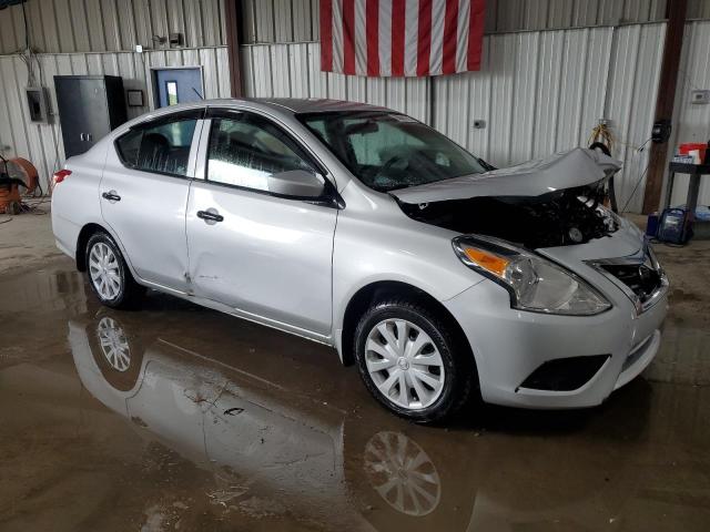  NISSAN VERSA 2017 Silver